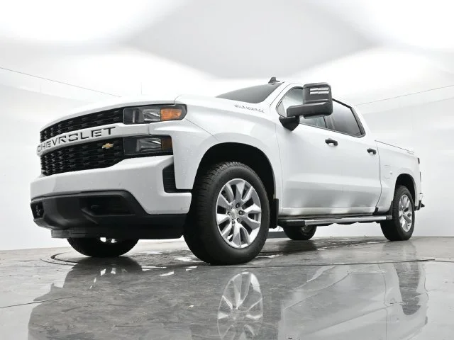 Used 2021 SUMMIT WHITE Chevrolet Custom image 11
