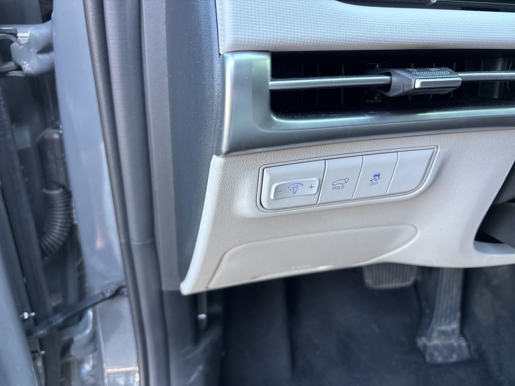 Used 2025 Gray Hyundai SEL image 24