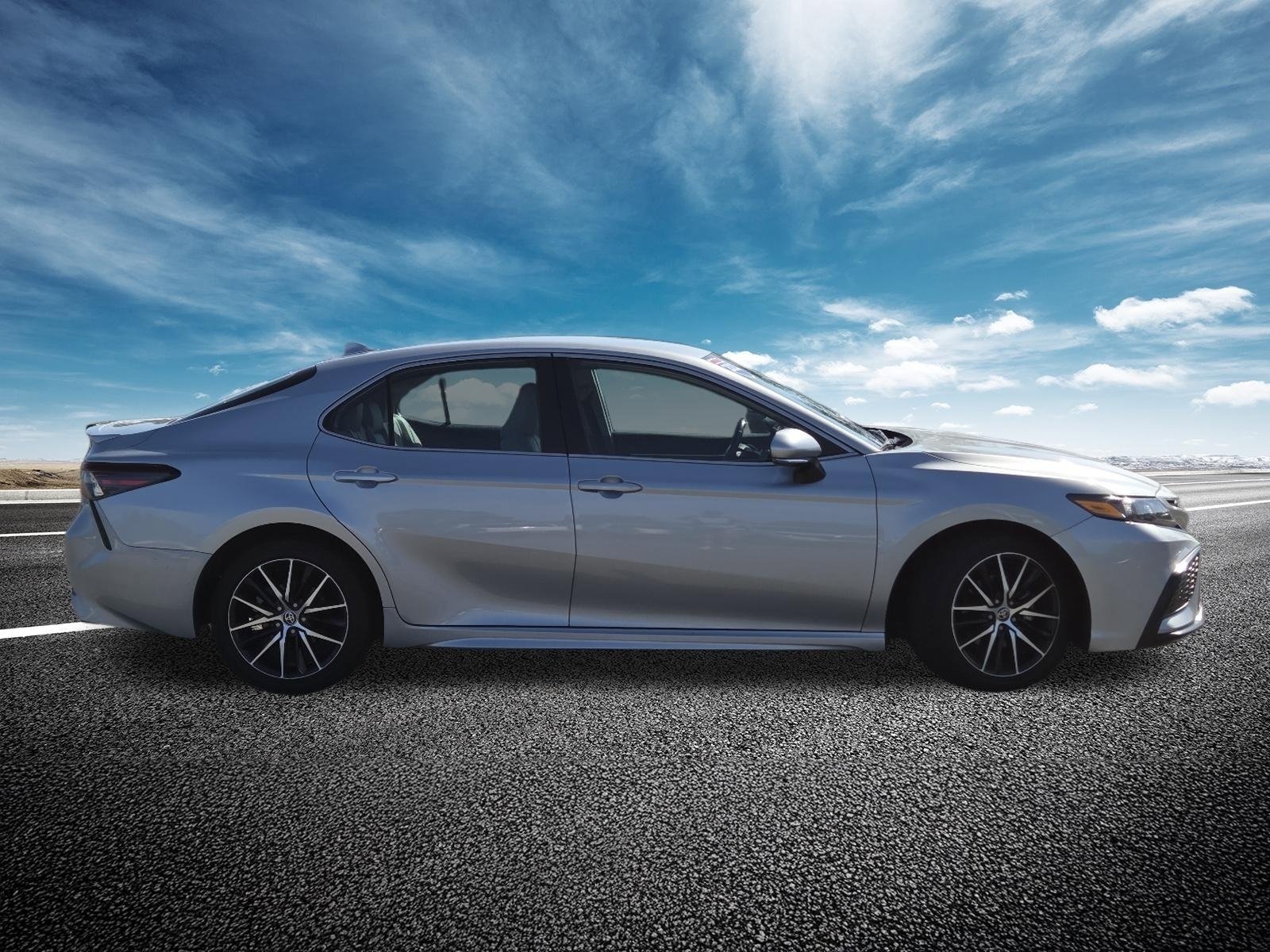 2023 Toyota Camry SE - Photo 19