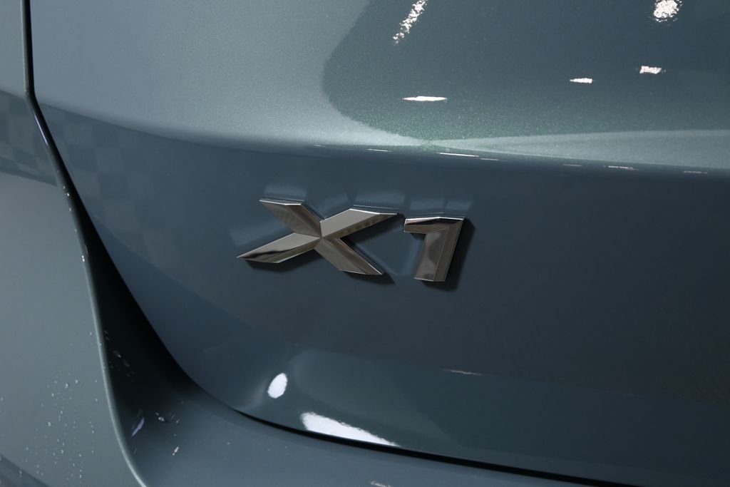 New 2026 Green Metallic BMW xDrive28i image 39