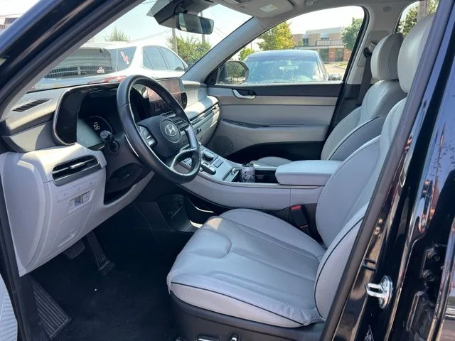 Used 2025 White Hyundai SEL image 8