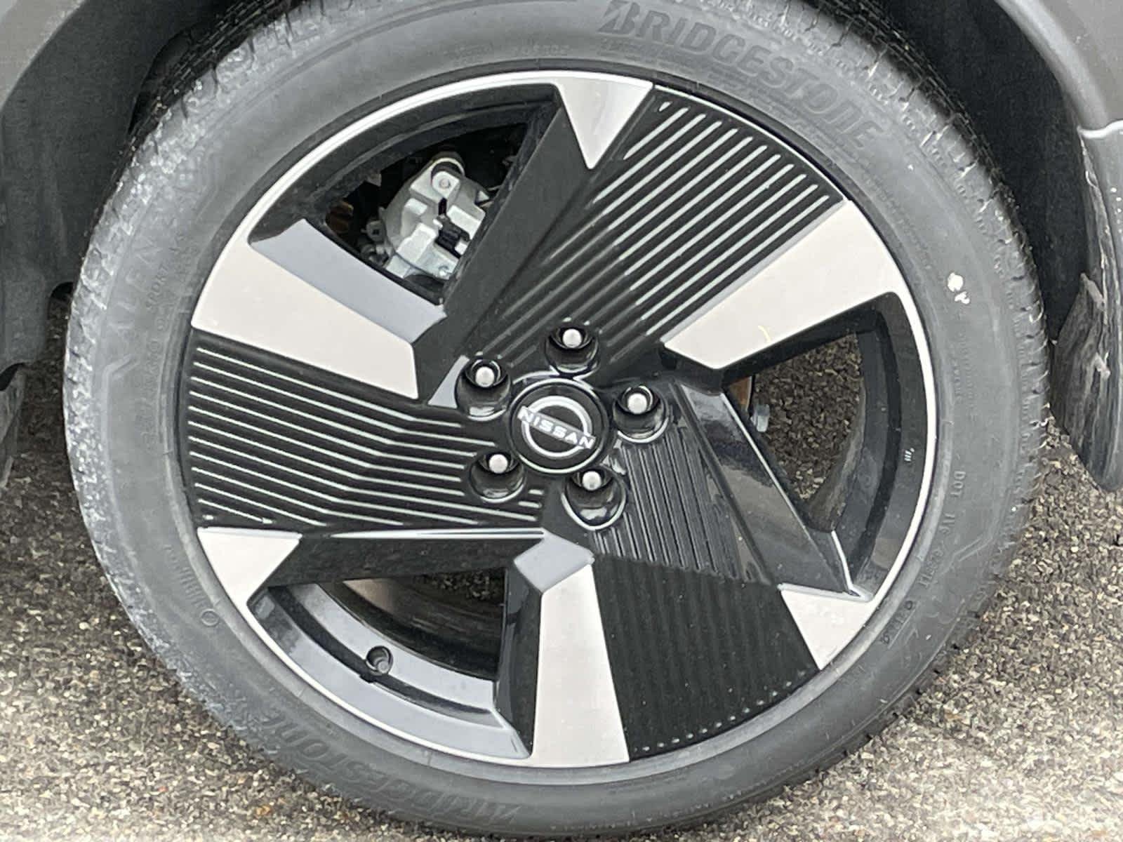 New 2026 Super Black Nissan SR image 12