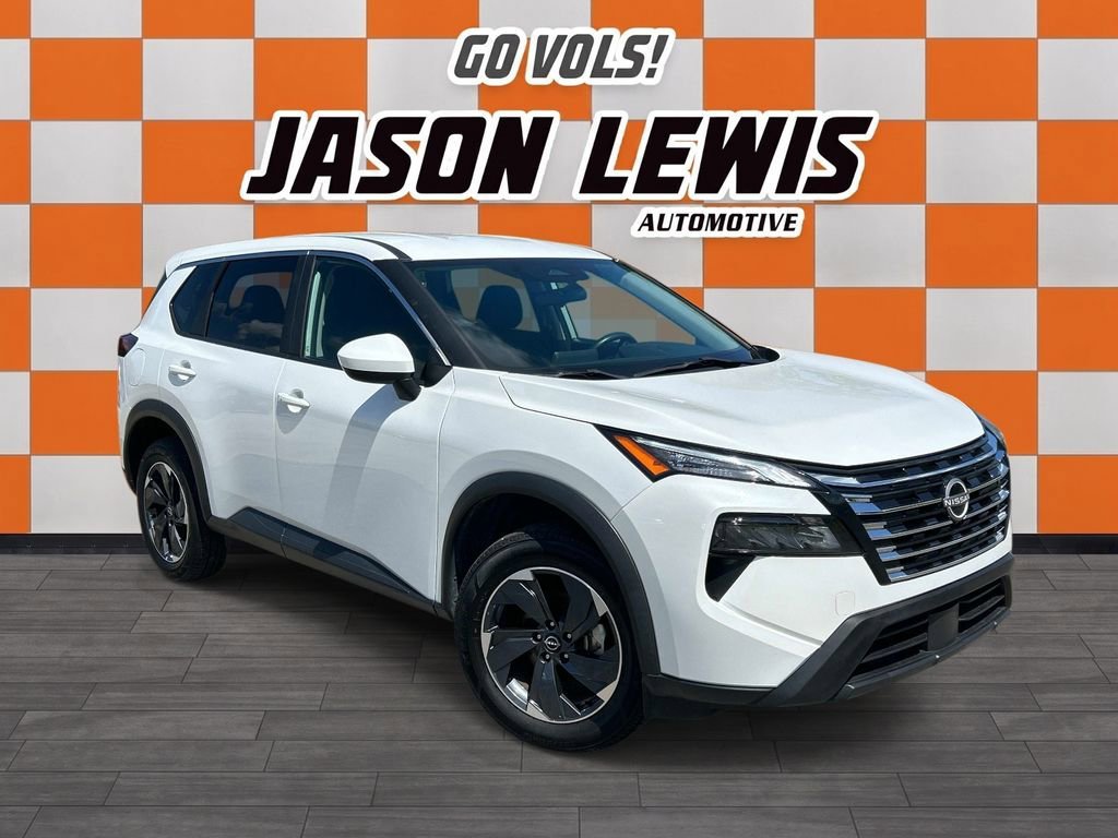 Used 2024 Everest White Pea Nissan SV image 2