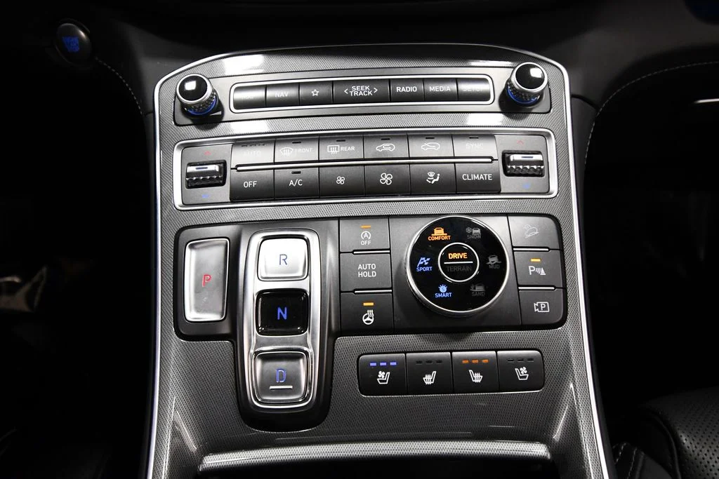 Used 2023 Gray Hyundai Calligraphy image 29