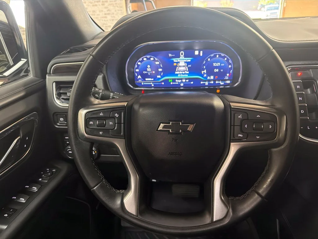 Used 2023 Iridescent Pearl Tricoat Chevrolet Z71 image 22