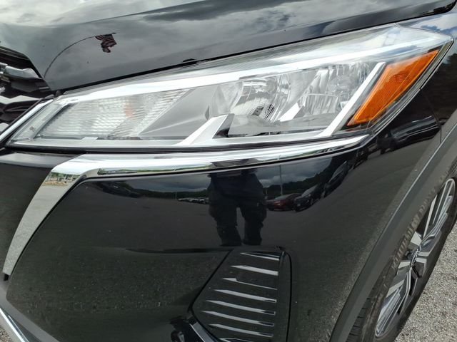 Used 2023 Black Nissan SV image 4