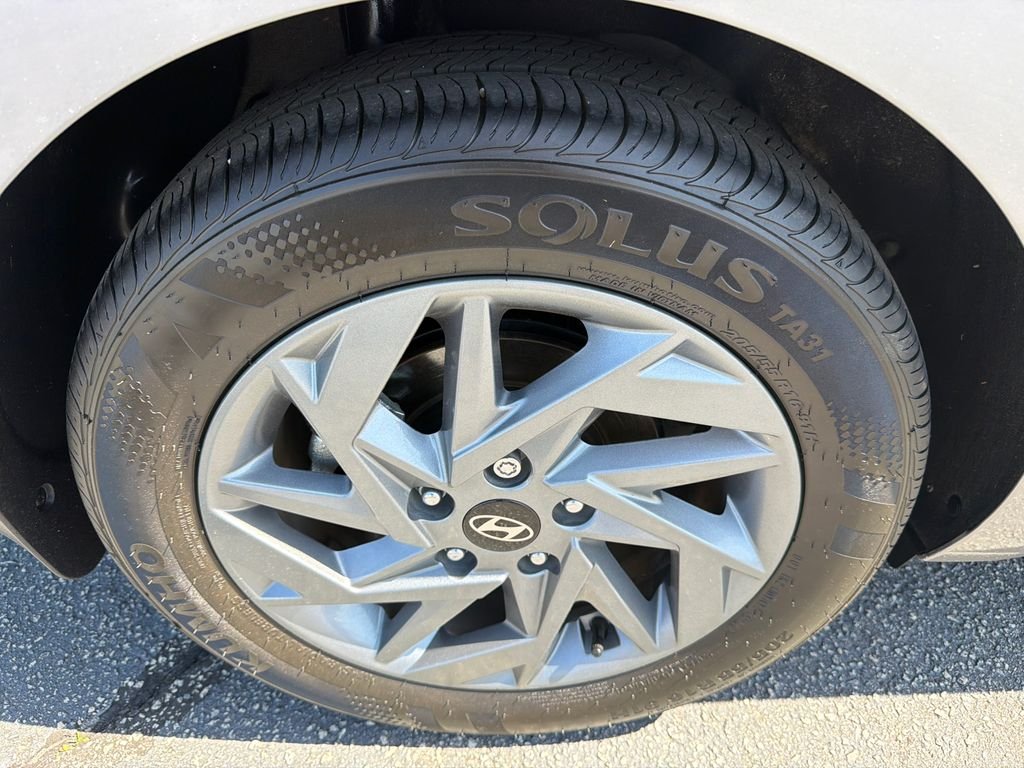 2025 Hyundai Elantra Blue - Photo 17