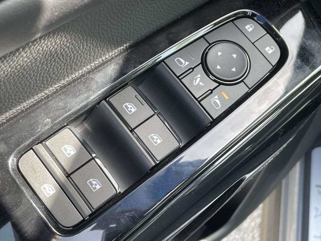 New 2026 Boulder Gray Pearl / Super Black Two-tone Nissan Platinum image 18