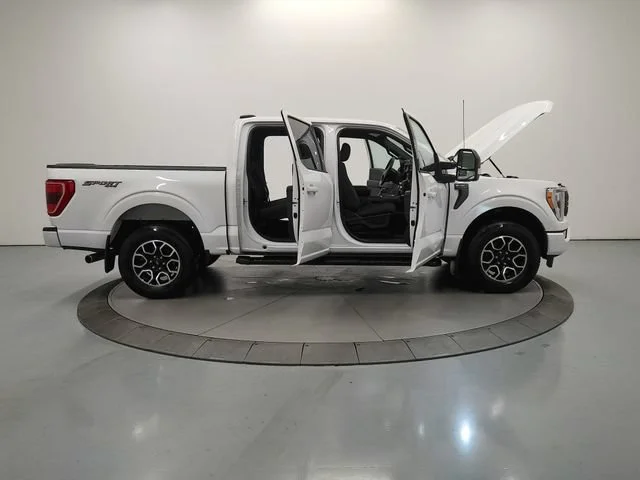 2023 Ford F-150 XLT - Photo 17