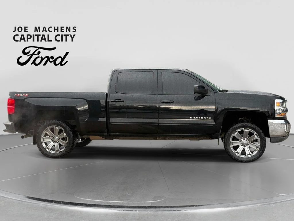 Used 2018 Black Chevrolet LT image 3