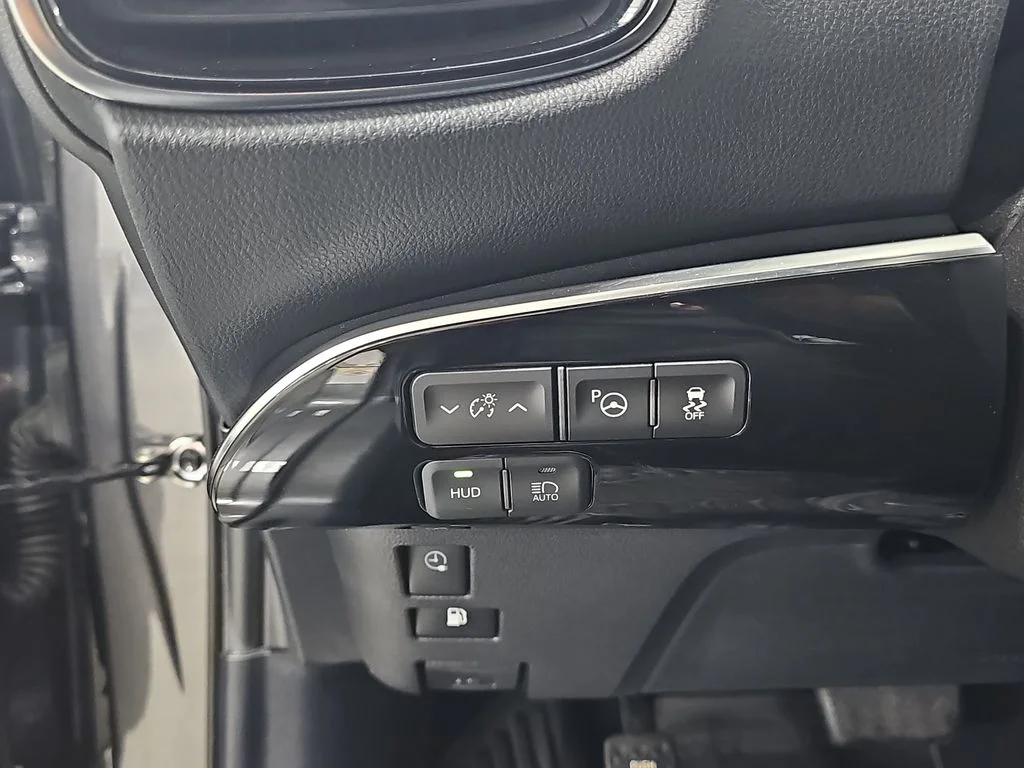 Used 2018 Gray Toyota Advanced image 28