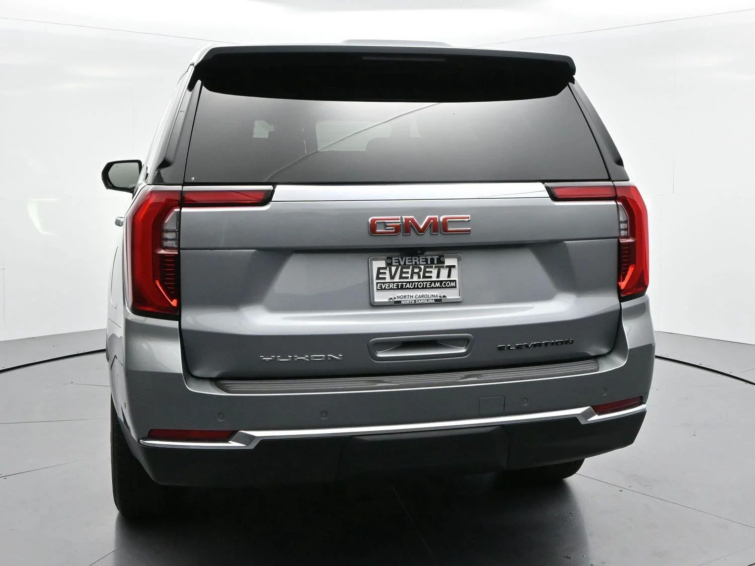 Used 2025 Sterling Metallic GMC Elevation image 6