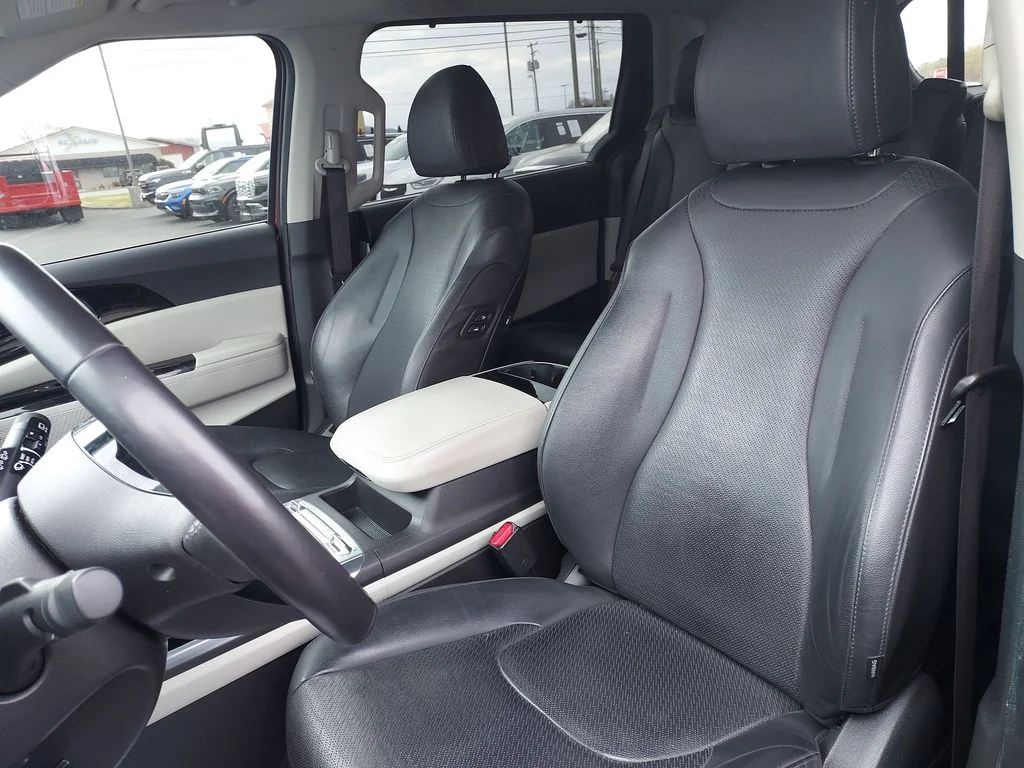 Used 2024 Red Kia SX Prestige image 17
