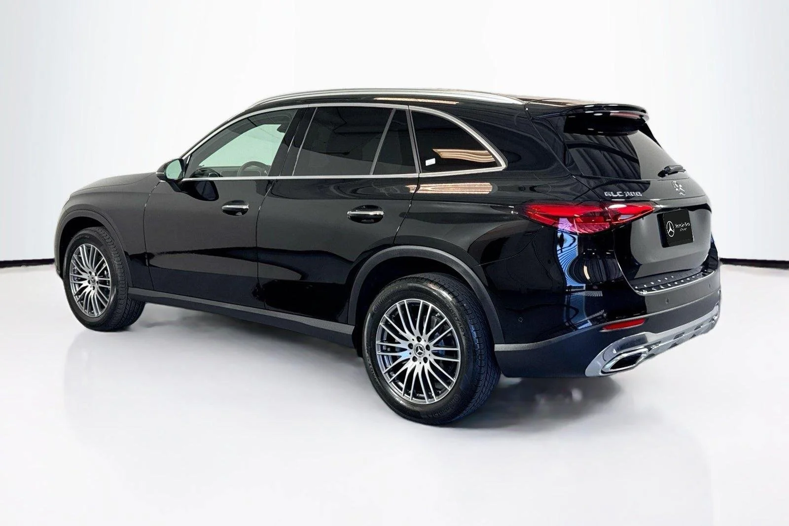 Used 2025 Black Mercedes-Benz GLC 300 image 7