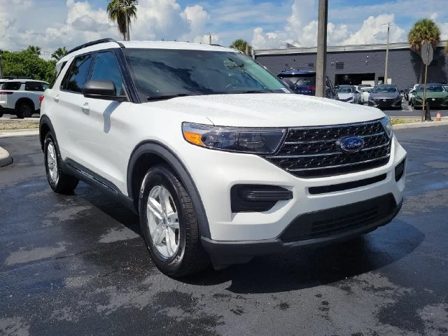 Used 2021 White Ford XLT image 3