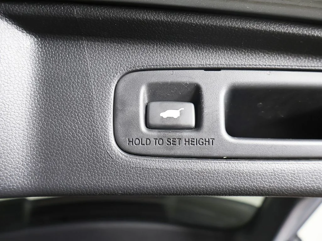 Used 2025 Solar Silver Metallic Honda Sport-L image 21