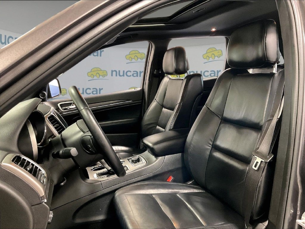 Used 2018 Gray Jeep Limited image 10
