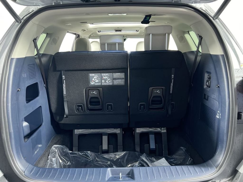 New 2026 Ceramic Silver Kia EX image 33