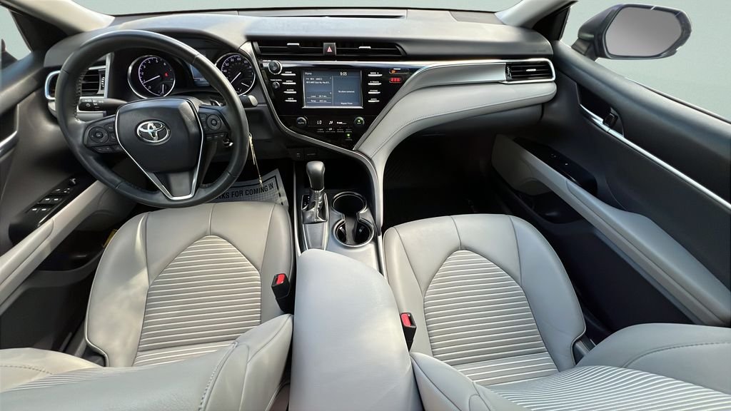 Used 2018 Red Toyota SE image 10