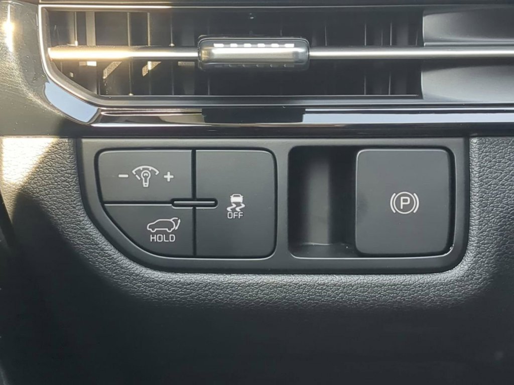 New 2026 Glacial White Pearl Kia EX image 24