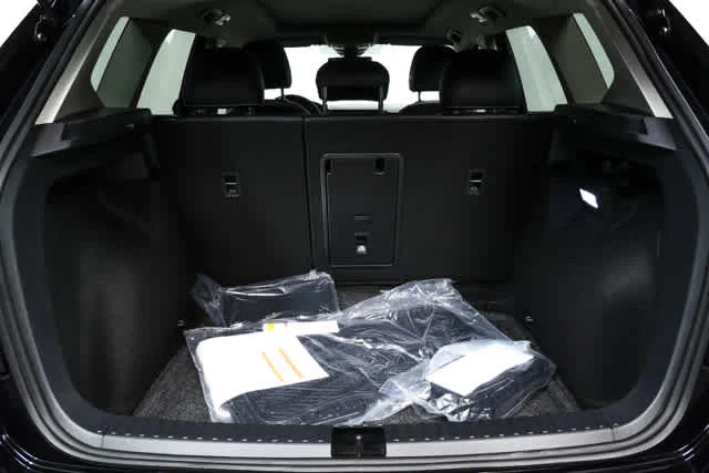 New 2026 Deep Black Pearl Volkswagen SE image 26