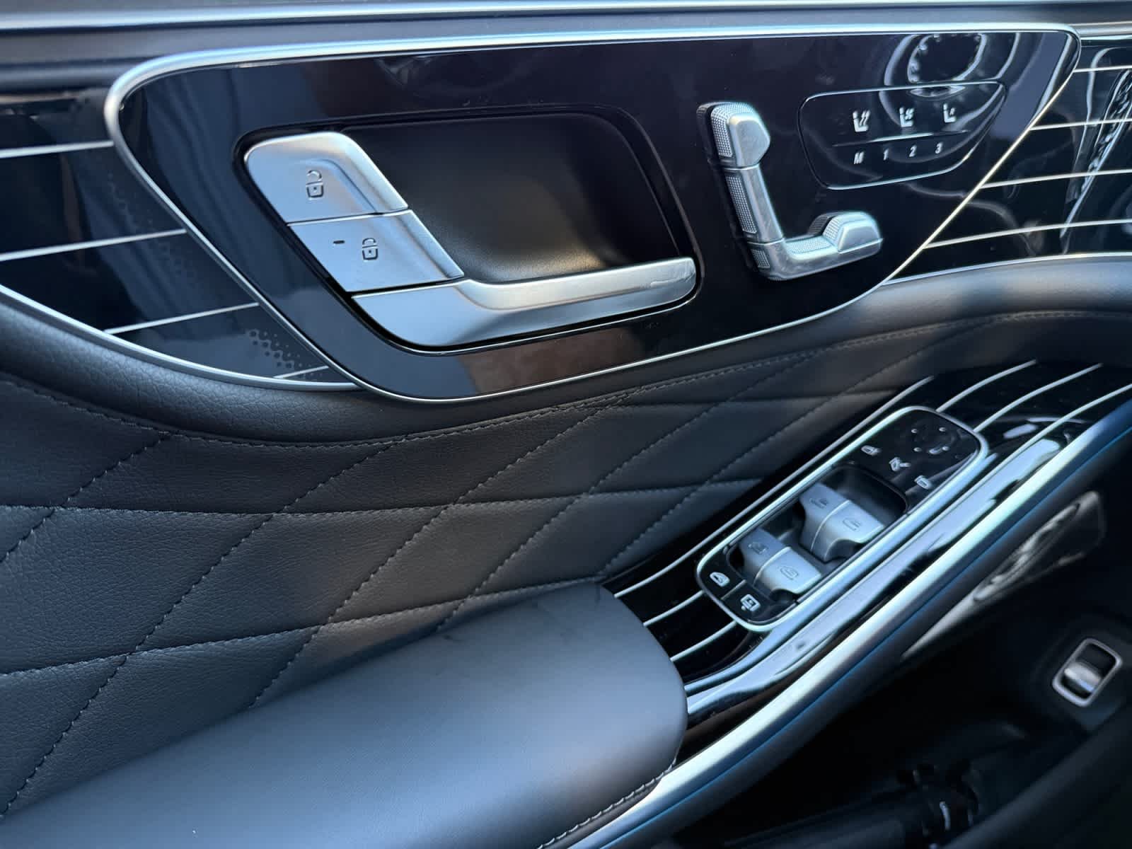 New 2027 Sonoran Brown Metallic Mercedes-Benz S 580 image 27