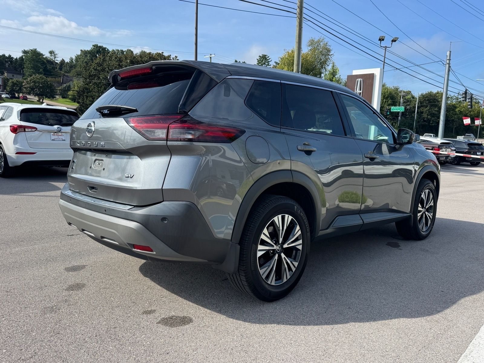 Used 2021 Gun Metallic Nissan SV image 5