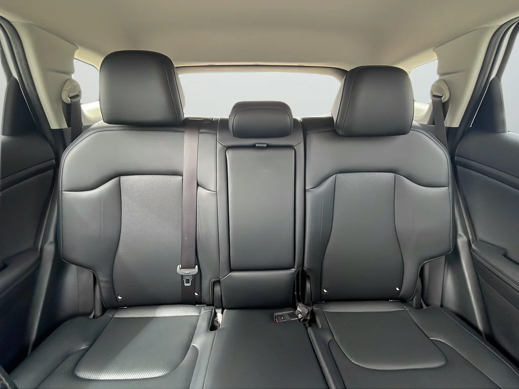 Used 2023 White Kia EX image 40