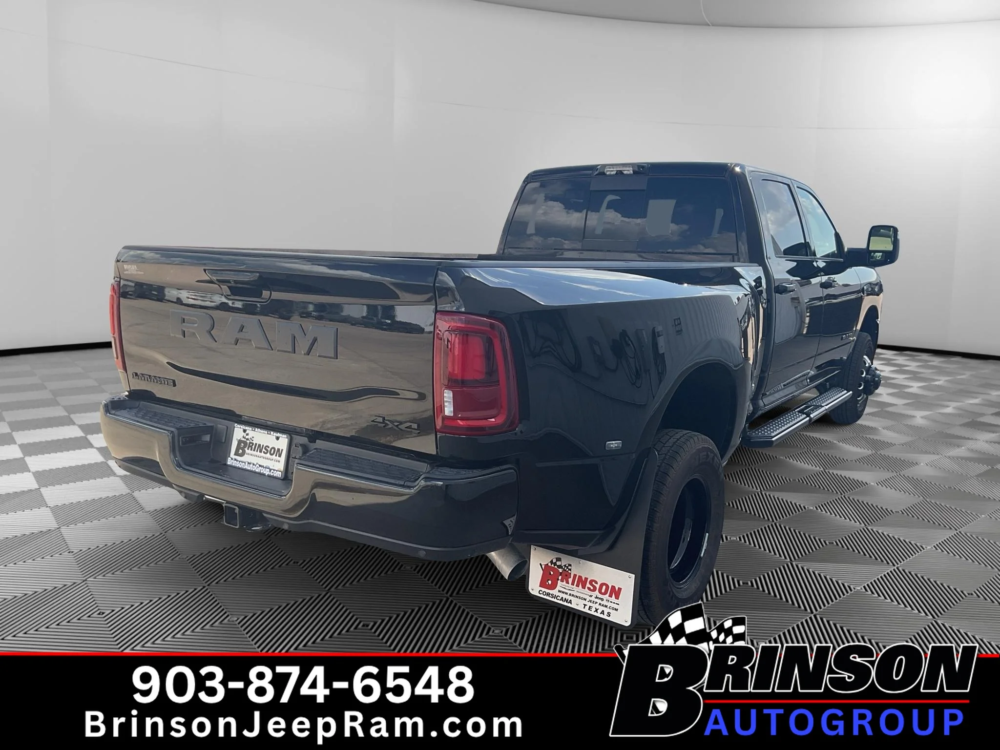 New 2026 Diamond Black Crystal Pearlcoat Ram Laramie image 5