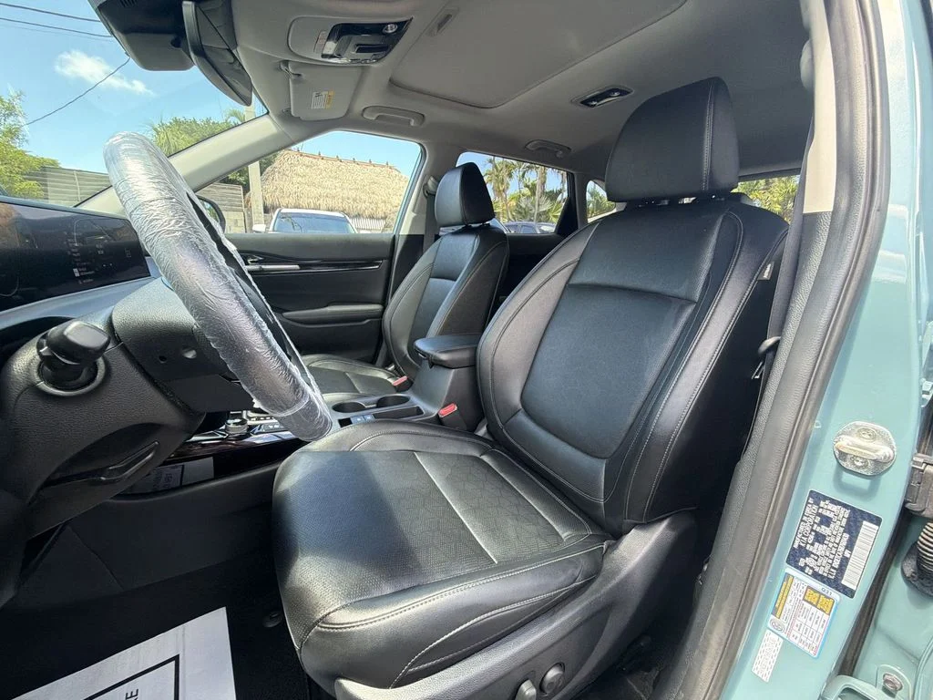 Used 2024 Blue Kia SX image 26