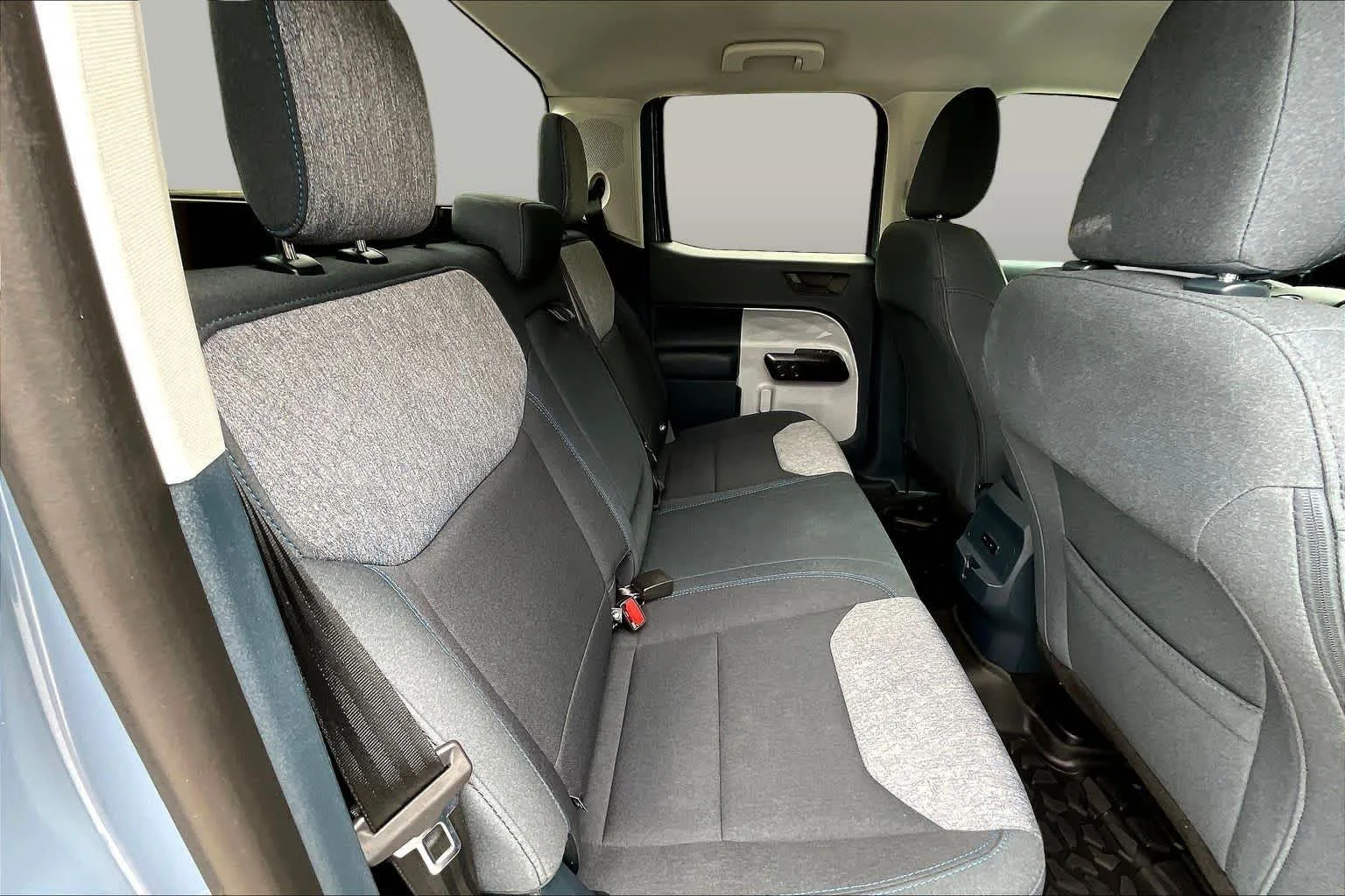 Used 2025 Azure Gray Metallic Tri-Coat Ford XLT image 20