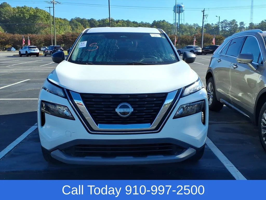Used 2022 White Nissan S image 2