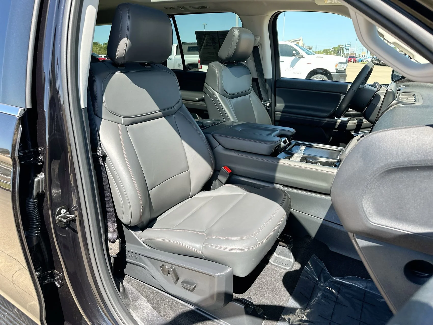2025 Ford Expedition Active - Photo 29