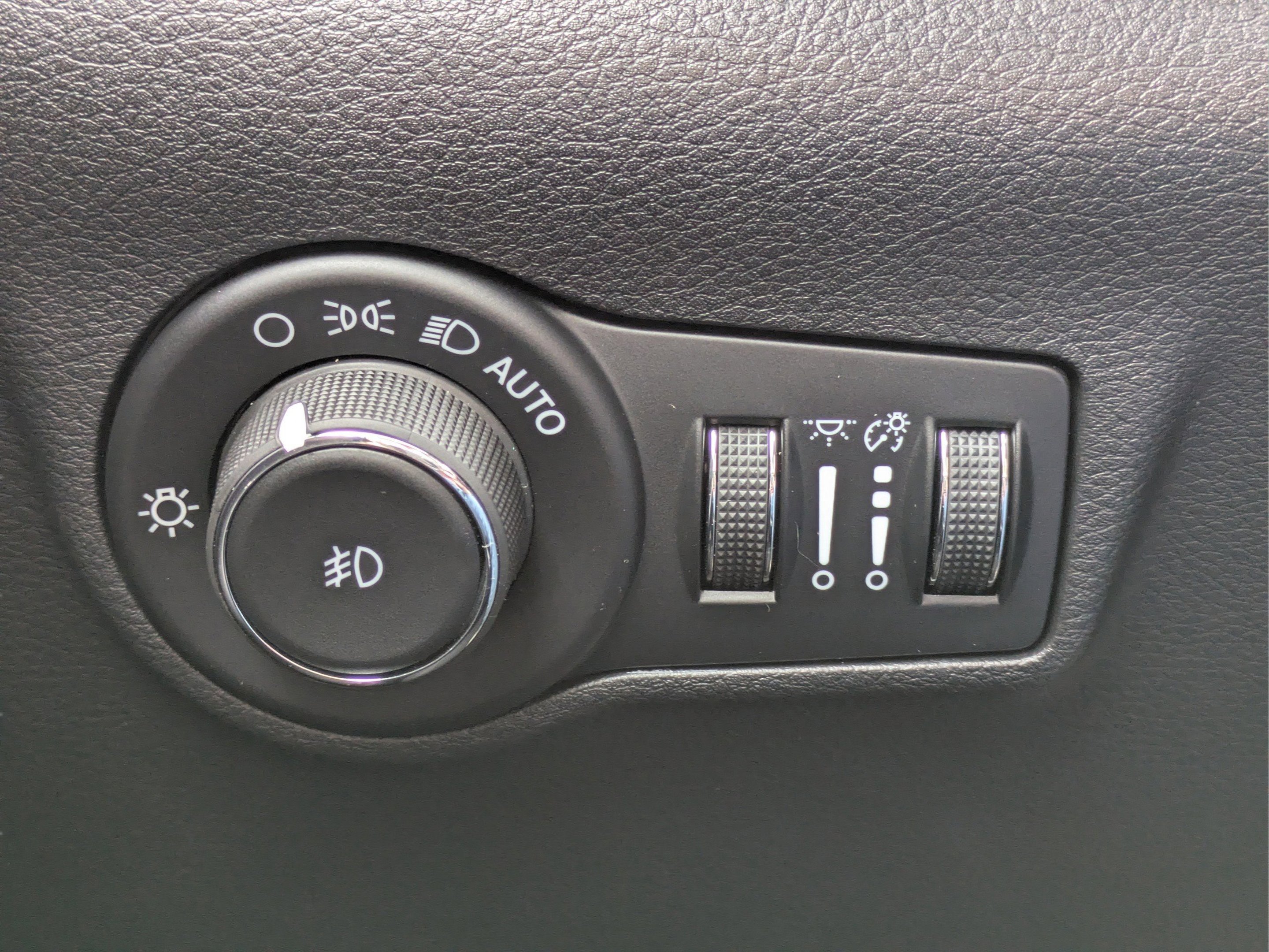 New 2026 Joose (DISC) Jeep Latitude Altitude image 28