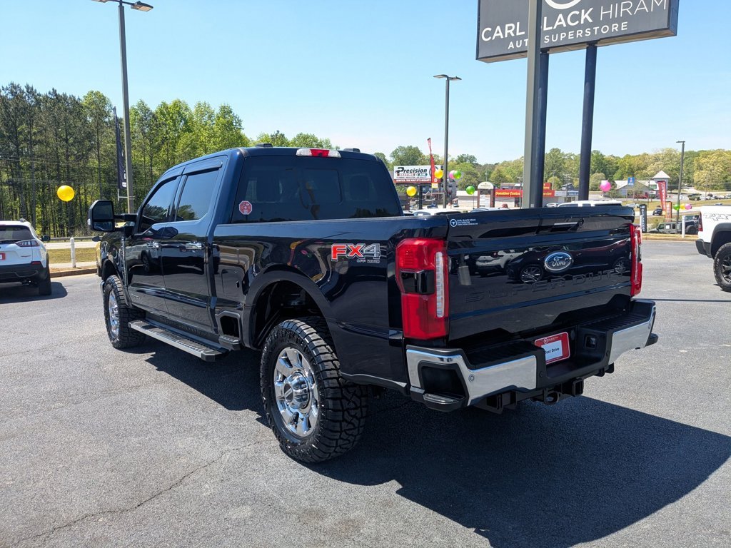 Used 2023  Ford LARIAT image 7