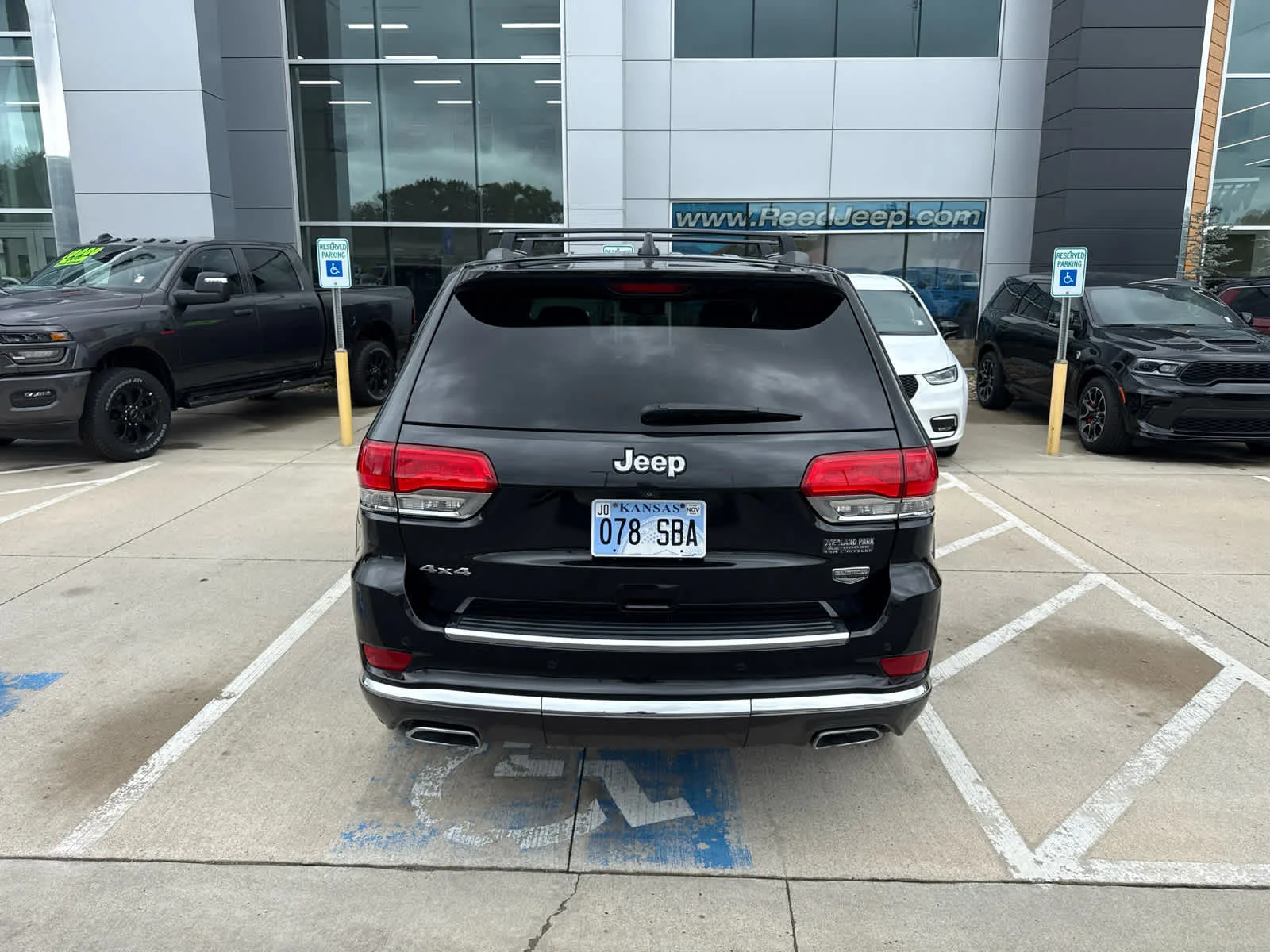 Used 2014 Brilliant Black Crystal Pearlcoat Jeep Summit image 6