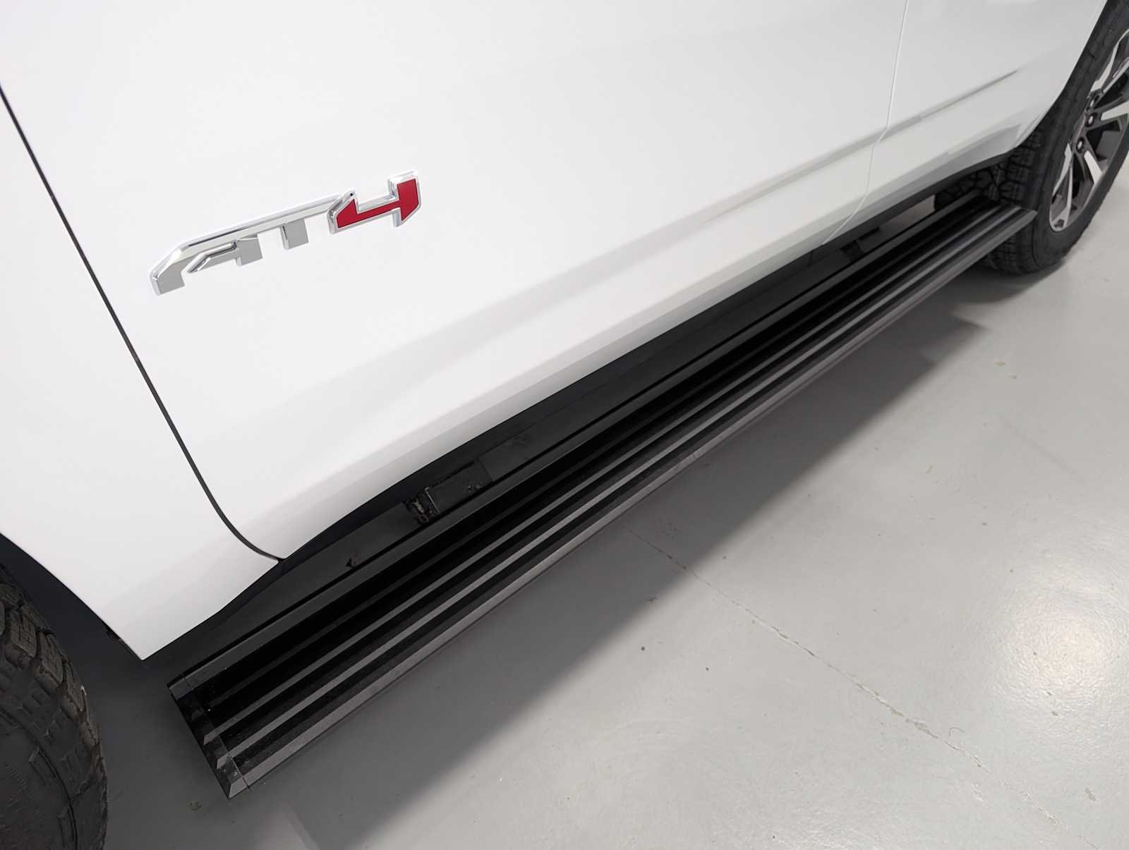 Used 2025 Summit White GMC AT4 Ultimate image 13