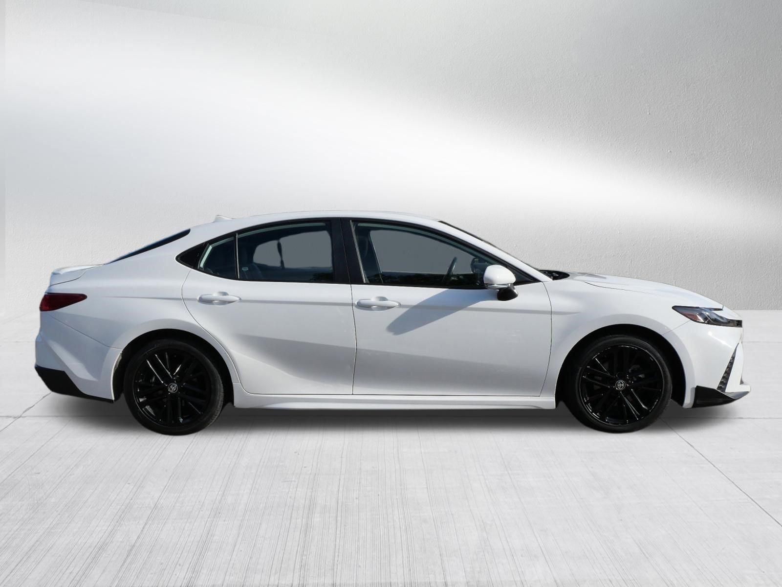 Used 2025 Ice Cap Toyota SE image 8