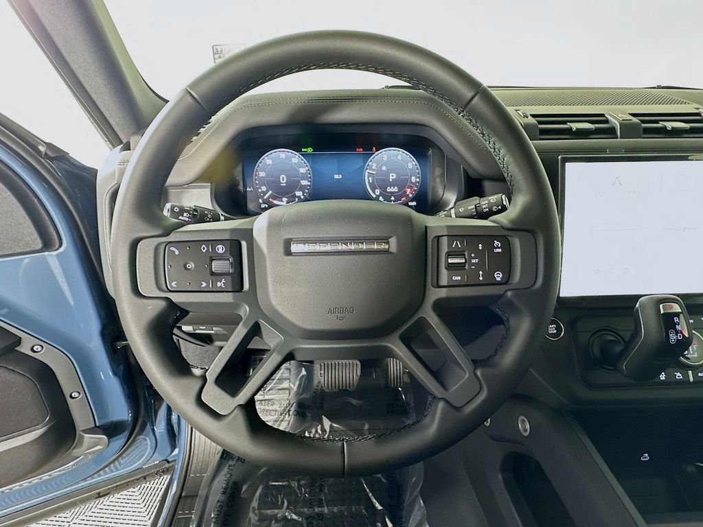 Used 2026 Tasman Blue Land Rover S image 12