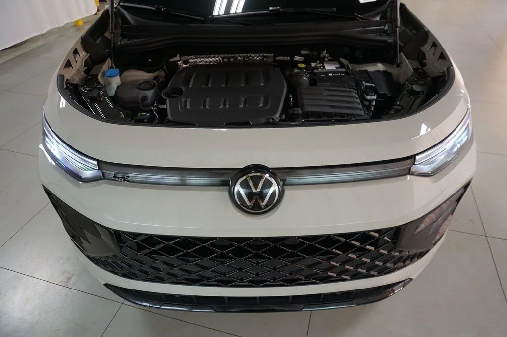 New 2026 Sandstone Volkswagen 2.0T SE R-Line Black image 28