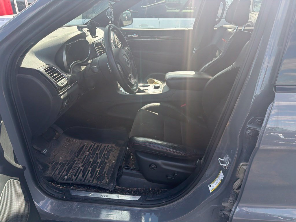 Used 2019 Sting-Gray Clearcoat Jeep Trailhawk image 1