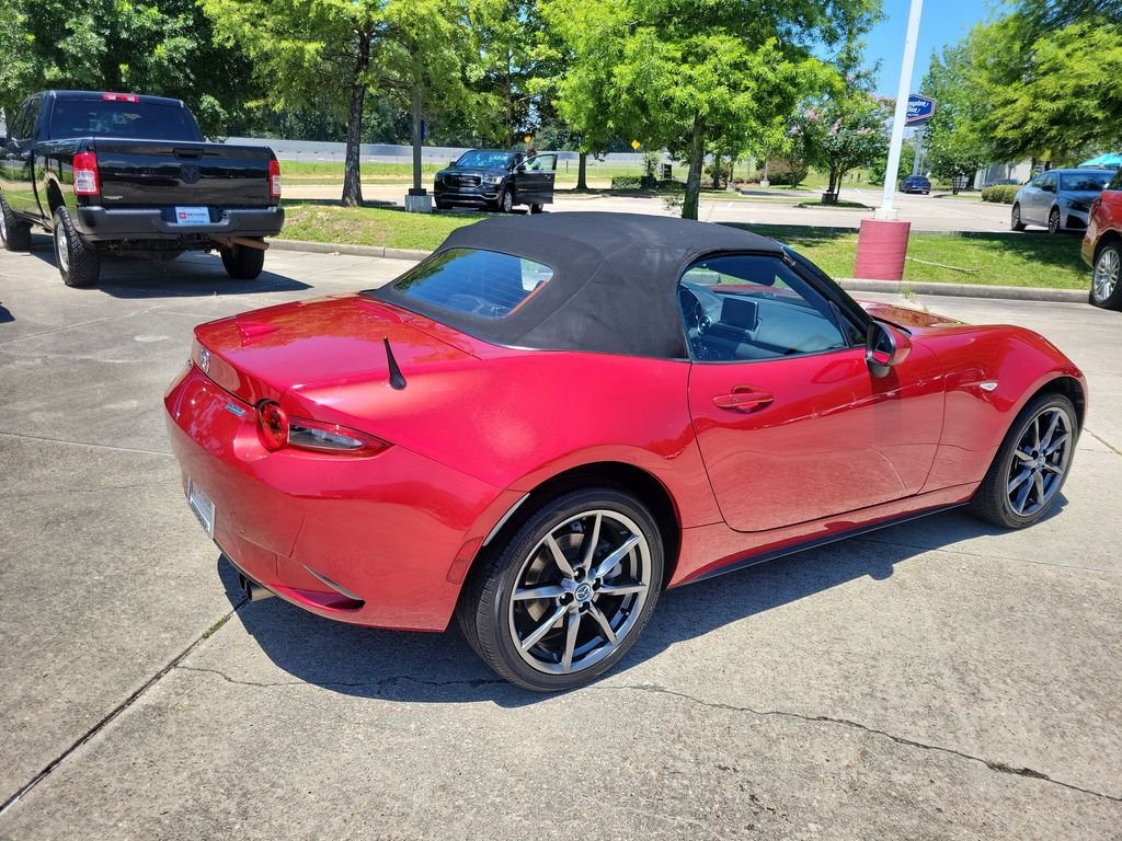Used 2017 Red Mazda Grand Touring image 7