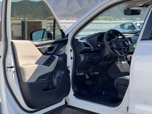 Used 2019 White Subaru Base image 8