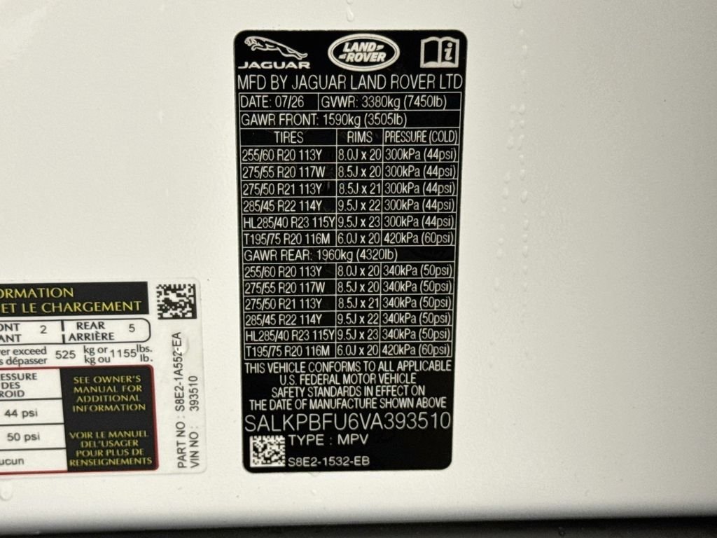 New 2027 Fuji White Land Rover SE image 34