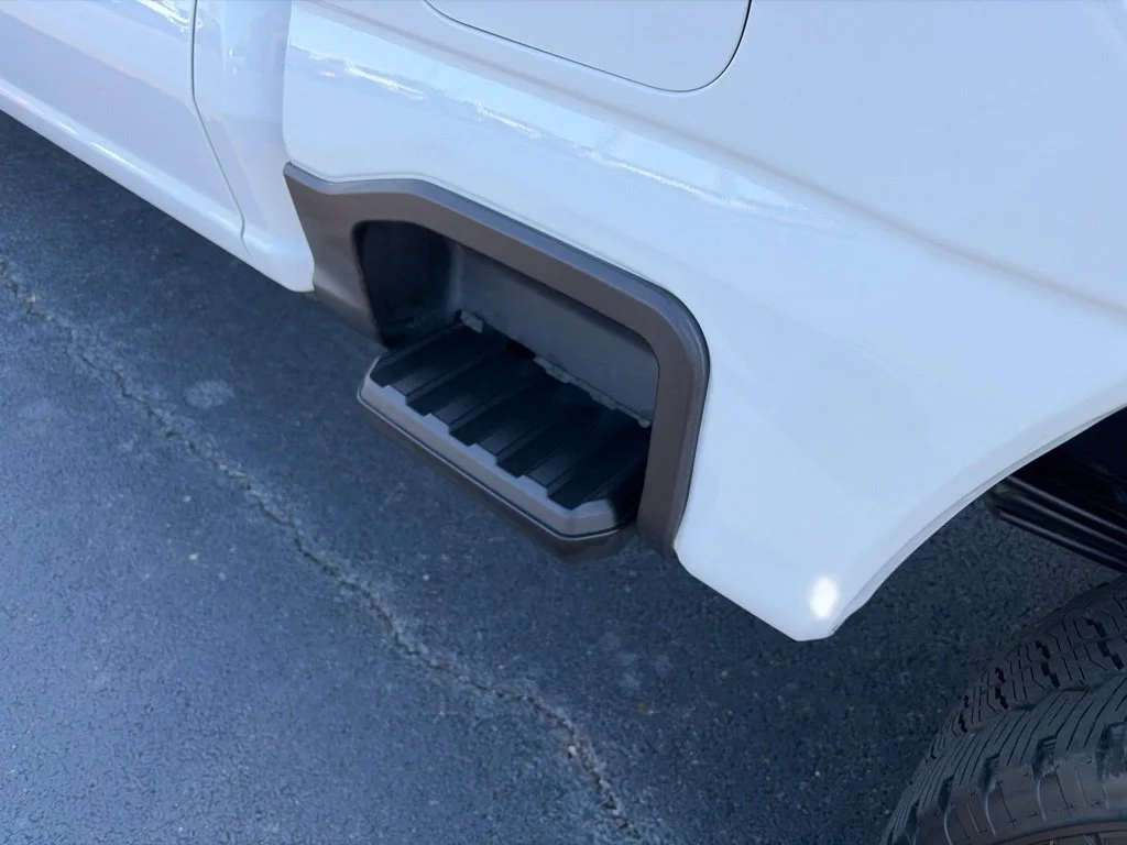 Used 2024 Oxford White Ford Lariat image 44