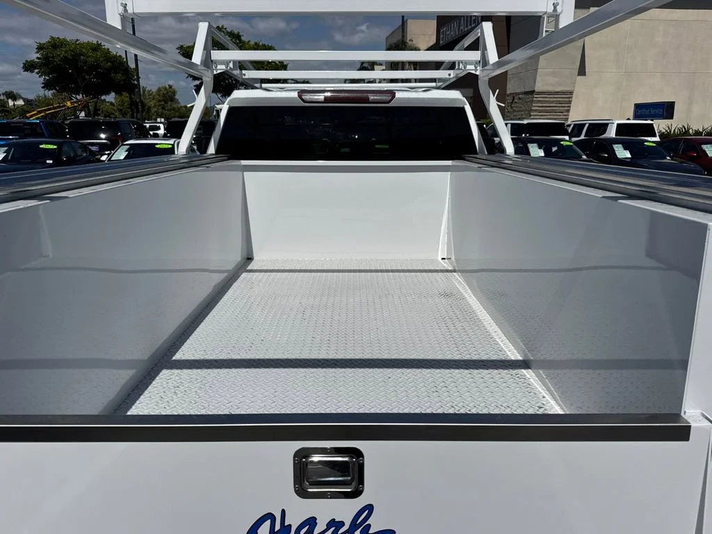 New 2026 Summit White Chevrolet WT image 9