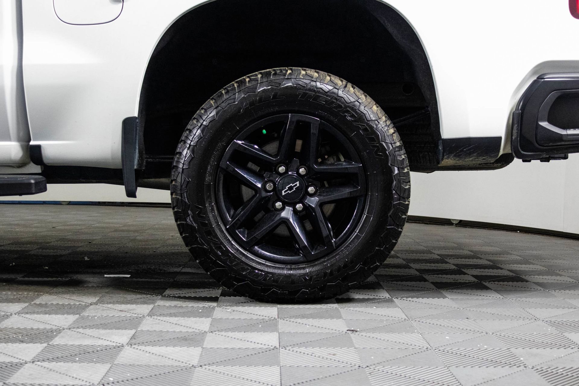 2023 CHEVROLET SILVERADO - Image 42