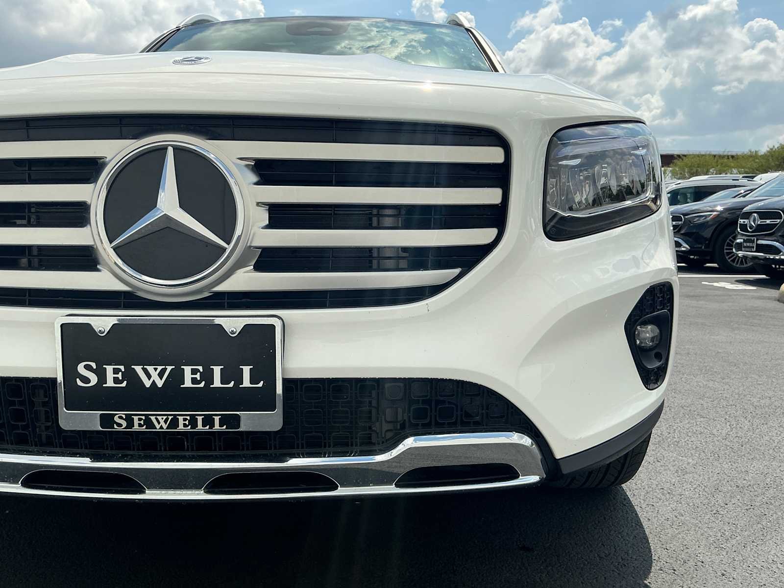 Used 2026 Polar White Mercedes-Benz GLB 250 image 7