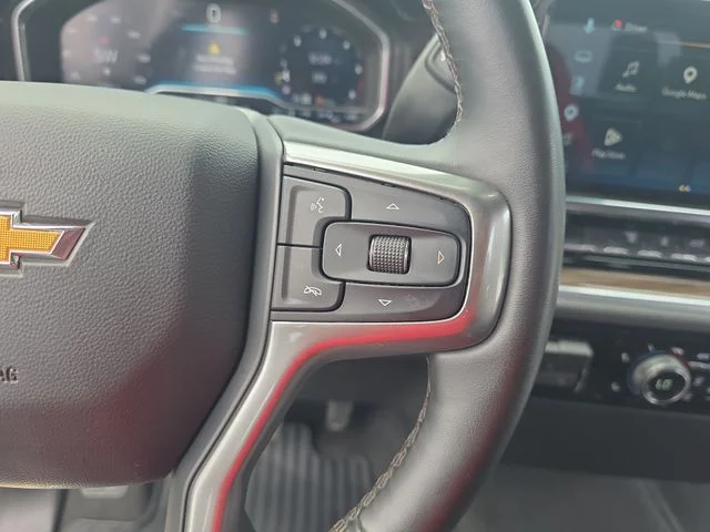 Used 2025 White Chevrolet LT image 19
