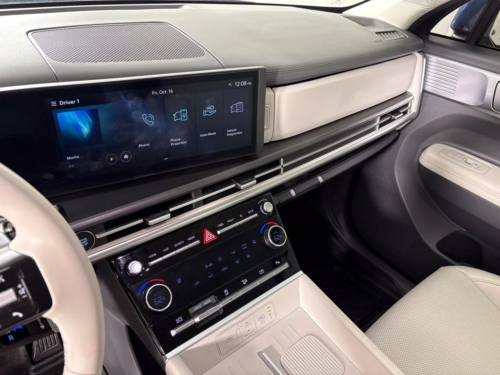 Used 2025 Blue Hyundai SEL image 33